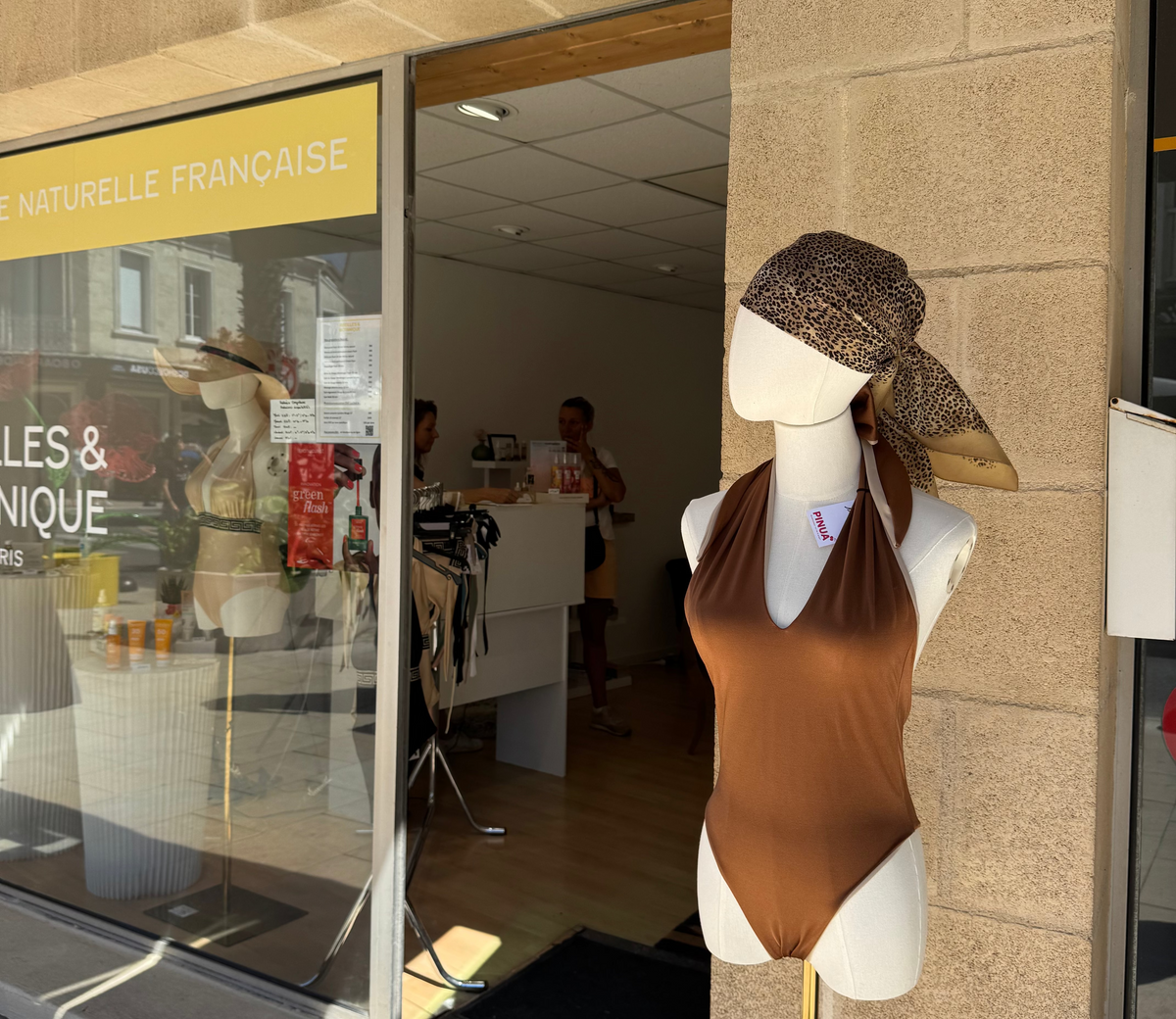 PINUA s'installe chez Abeilles & Botanique, à Arcachon, tout l'été